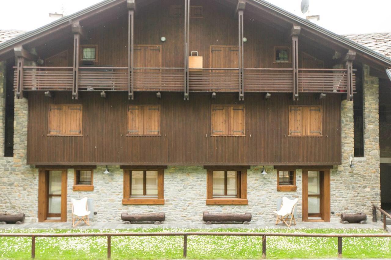 Joivy Superb Apartments For 6 With Mountain View And Garden In Courmayeur Luaran gambar