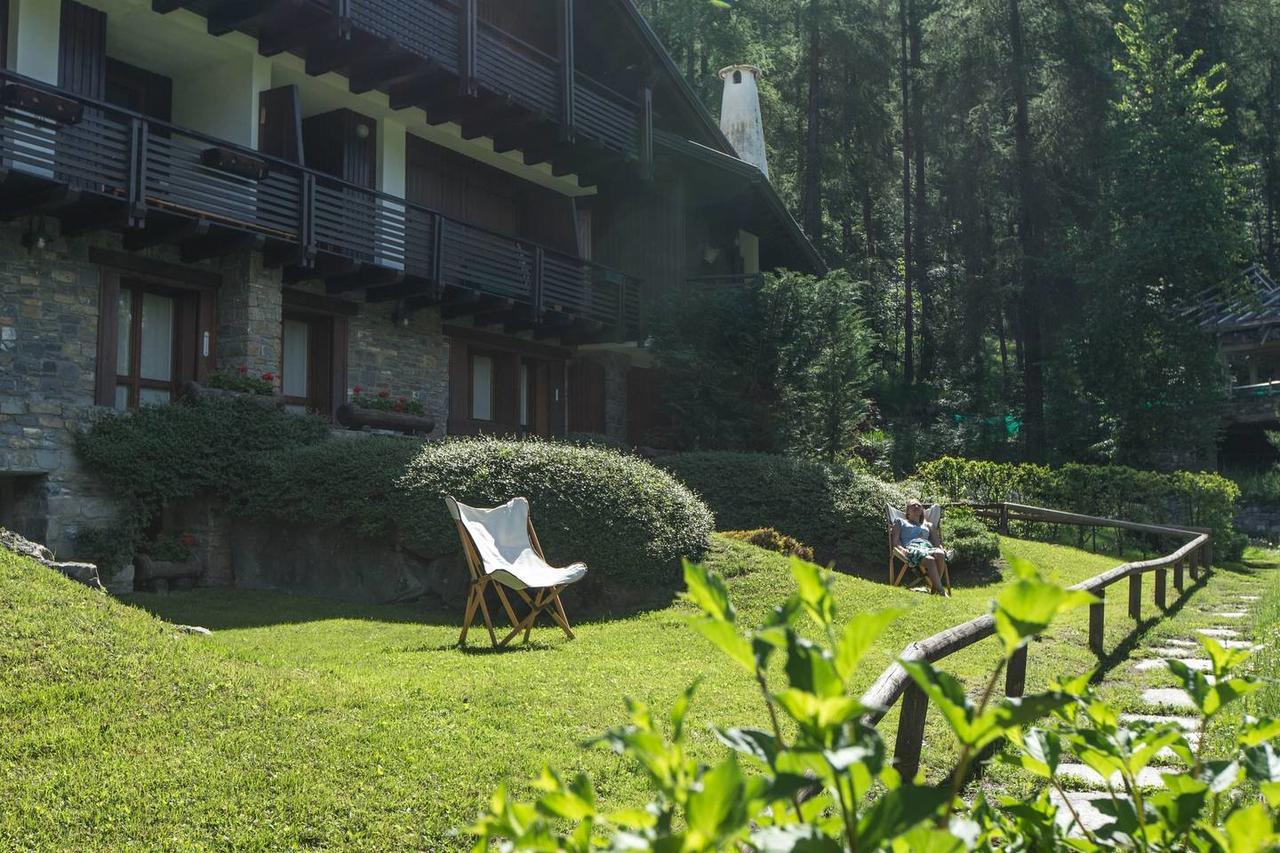 Joivy Superb Apartments For 6 With Mountain View And Garden In Courmayeur Luaran gambar