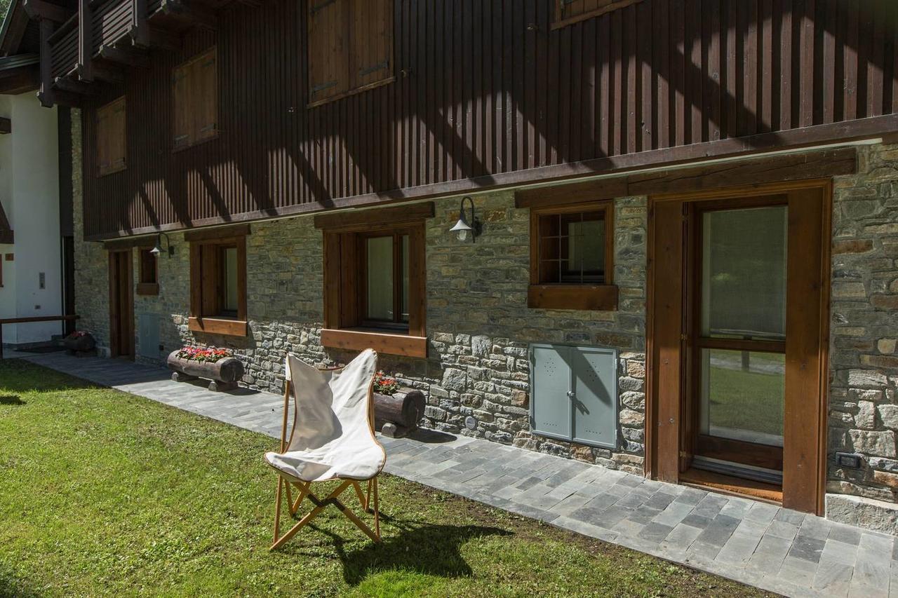 Joivy Superb Apartments For 6 With Mountain View And Garden In Courmayeur Luaran gambar